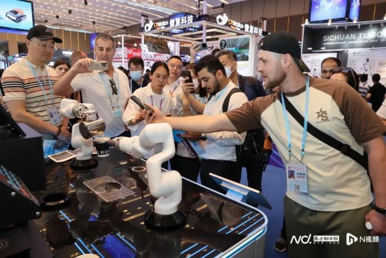 04ee6c0fecf140f683d4d31414e9858a